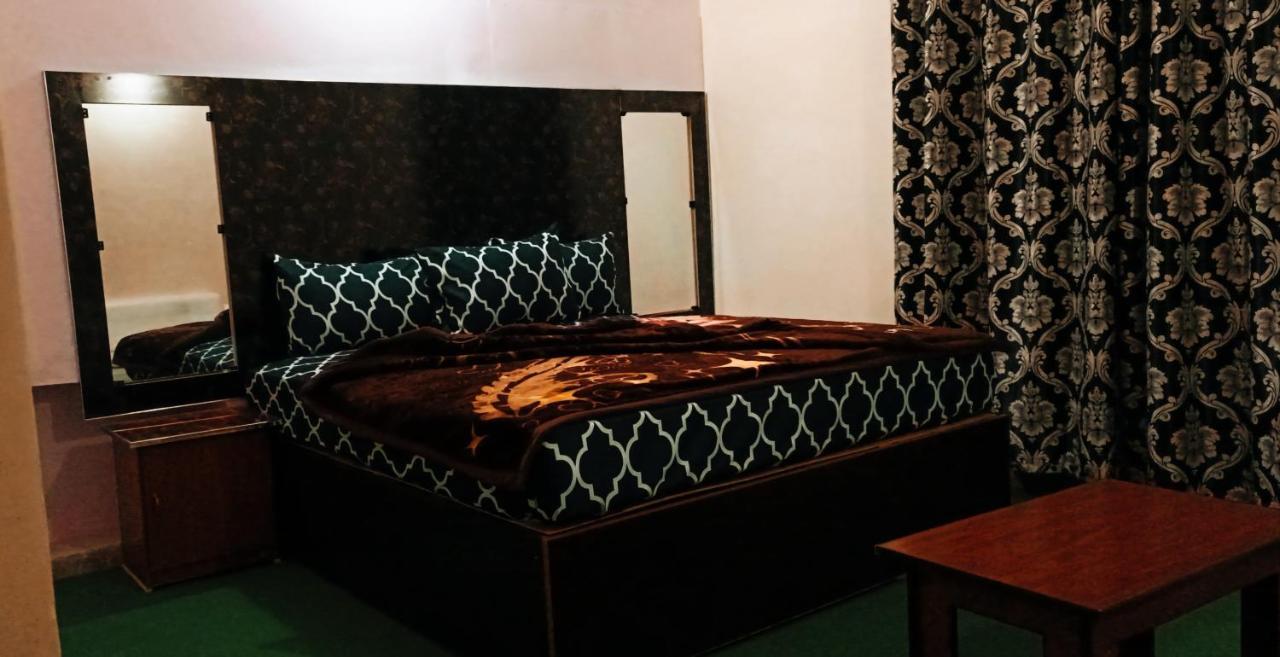Hotel Moon Light View Lahore Bagian luar foto