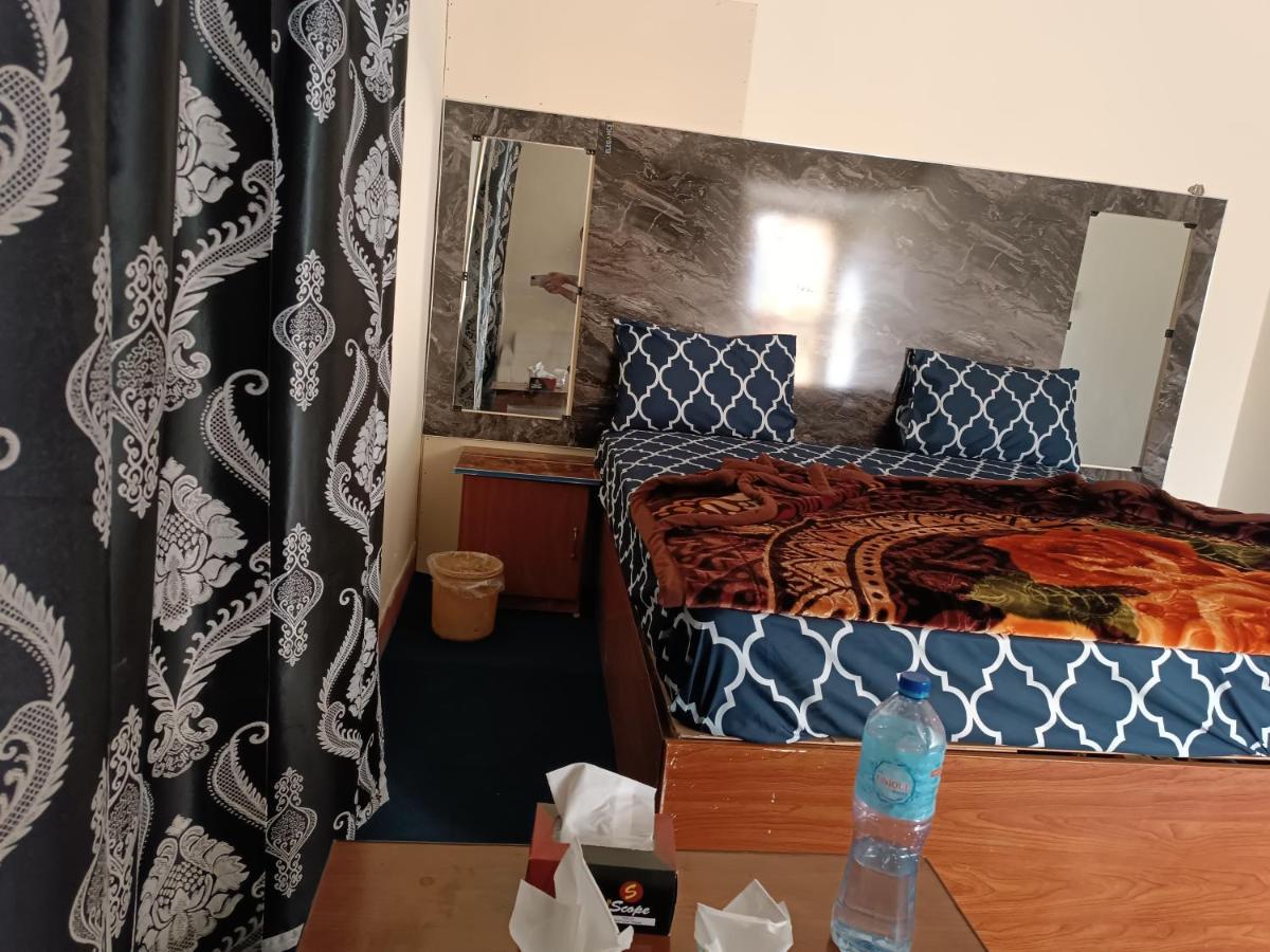 Hotel Moon Light View Lahore Bagian luar foto